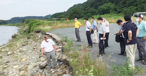 田村都議と被災箇所を視察